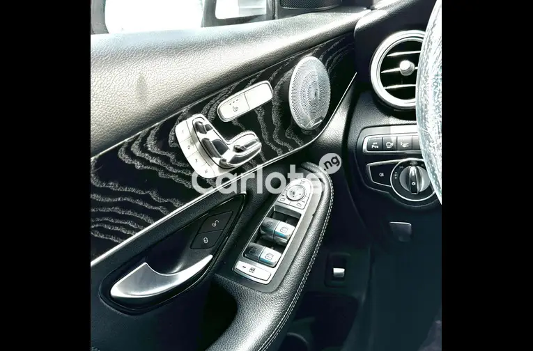 2018 Mercedes Benz GLC 300 coupe 4matic - 3/5