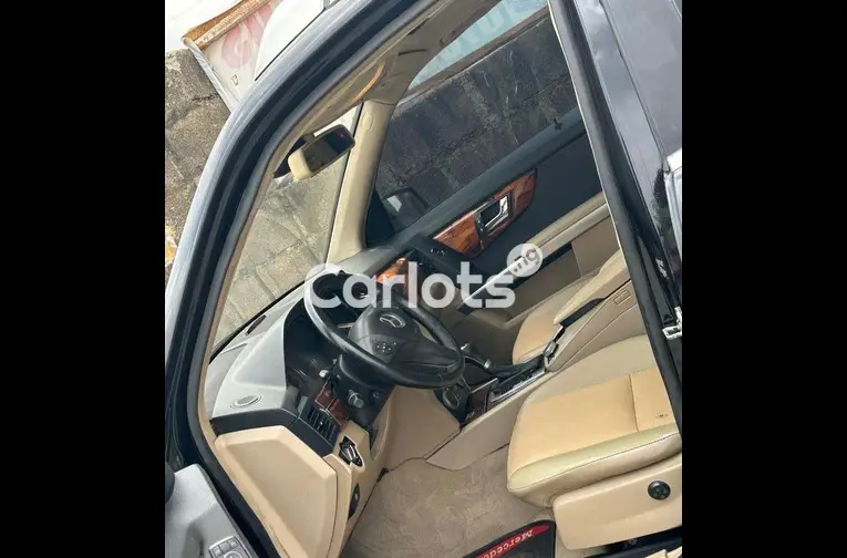 2014 UPGRADED MERCEDES BENZ GLK350 for sale in Abuja, FCT - photo 3 of 5