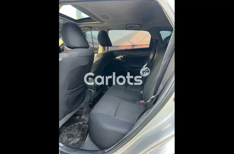 Nigerian Used 2009 PONTIAC VIBE for sale in Abuja - photo 4 of 5