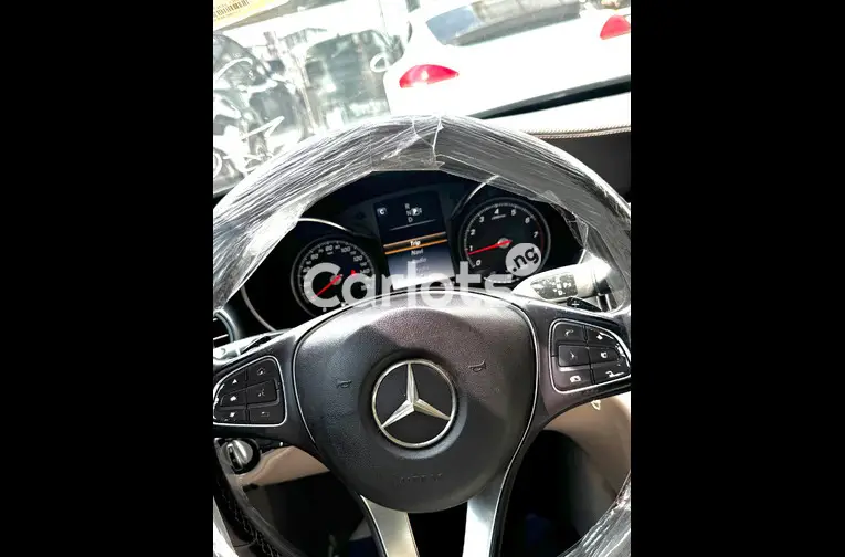 2015 Mercedes Benz C300 4matic - 3/5