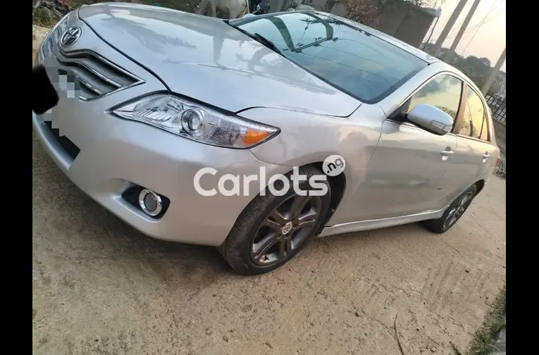2011 UPGRADED TOYOTA CAMRY LE for sale in Abuja
