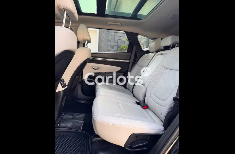 Foreign Used 2022 HYUNDAI TUCSON for sale in Abuja, FCT - photo 4 of 5
