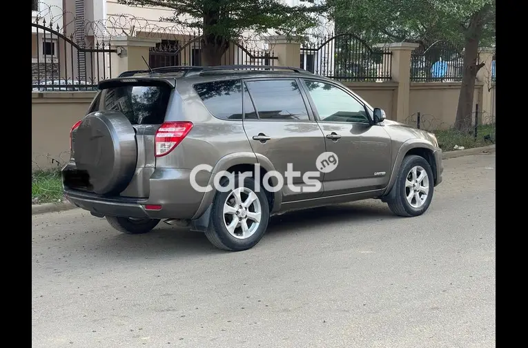 2010 TOYOTA RAV4 for sale in Abuja, FCT - thumbnail 2