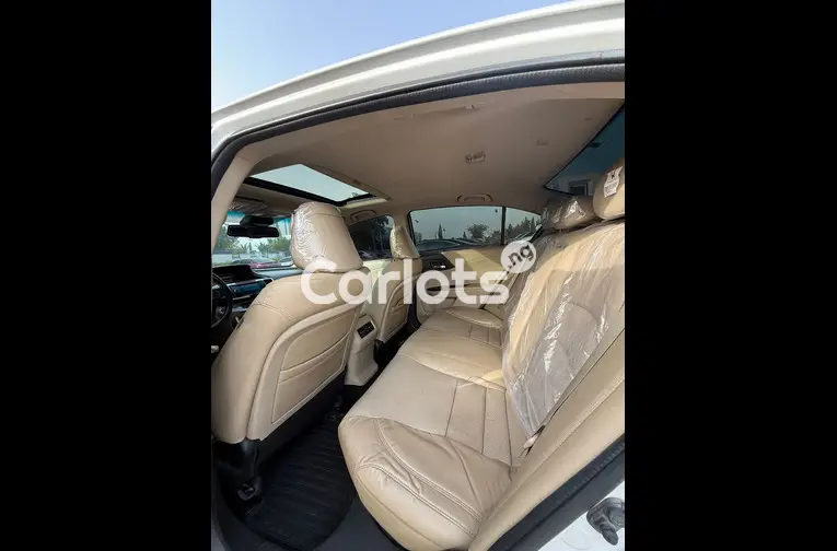 2017 UPGRADED HONDA ACCORD FULL OPTION for sale in Abuja, FCT - thumbnail 4