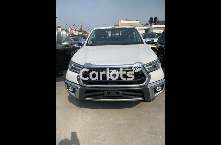 Brand New 2023 Toyota Hilux SR5 Full Option for sale in Amuwo Odofin, Lagos - photo 1 of 5