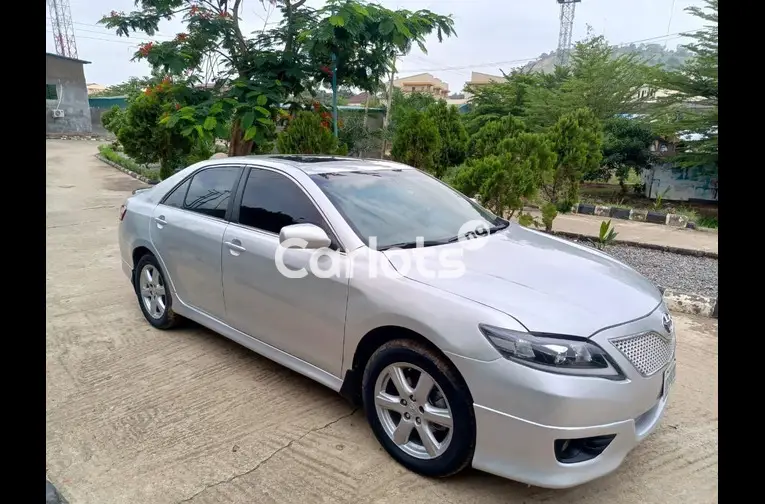 Nigerian Used 2011 UPGRADED TOYOTA CAMRY SE for sale in Abuja, FCT - photo 2 of 5