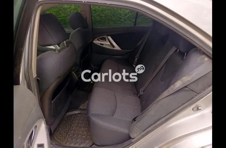 2011 UPGRADED TOYOTA CAMRY SE - 4/5