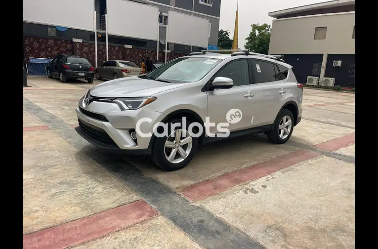 FOREIGN USED 2018 UPGRADED TOYOTA RAV4 XLE for sale in Kaduna, Kaduna - photo 1 of 5