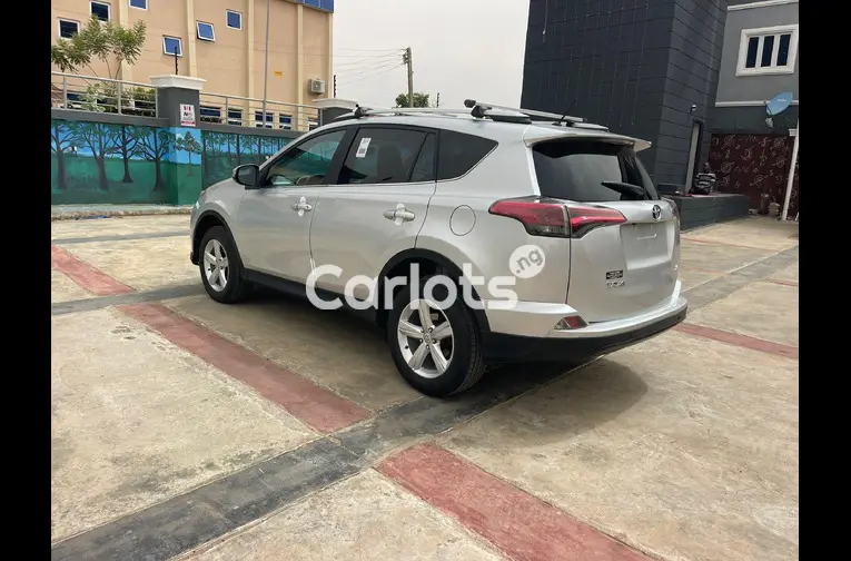 FOREIGN USED 2018 UPGRADED TOYOTA RAV4 XLE for sale in Kaduna, Kaduna - thumbnail 4