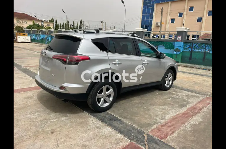 FOREIGN USED 2018 UPGRADED TOYOTA RAV4 XLE for sale in Kaduna, Kaduna - thumbnail 5