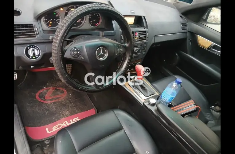 Nigerian Used 2008 MERCEDES BENZ C350 for sale in Abuja, FCT - photo 3 of 5