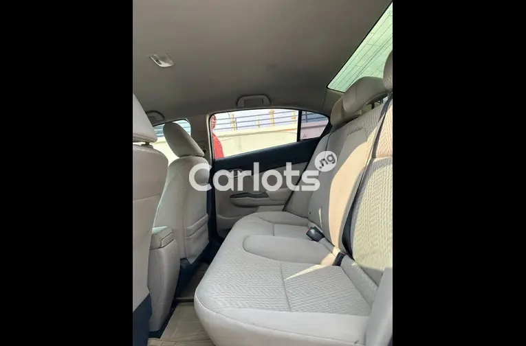 Nigerian Used 2014 HONDA CIVIC for sale in Abuja, FCT - photo 4 of 5