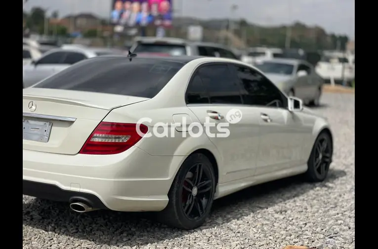 2013 MERCEDES BENZ C300 for sale in Abuja, FCT - thumbnail 4