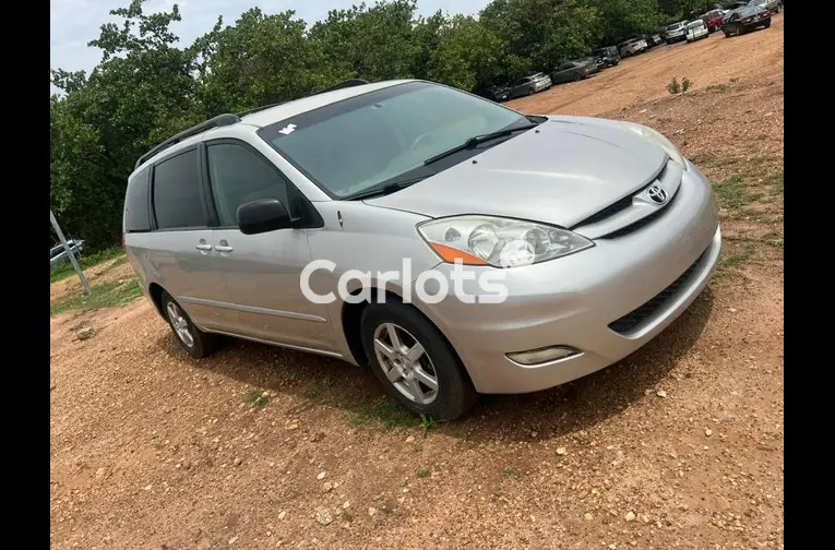 FOREIGN USED 2008 TOYOTA SIENNA LE for sale in Abuja, FCT - thumbnail 2