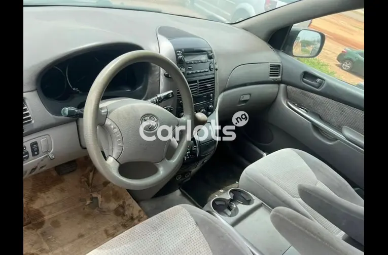 FOREIGN USED 2008 TOYOTA SIENNA LE for sale in Abuja, FCT - photo 3 of 5