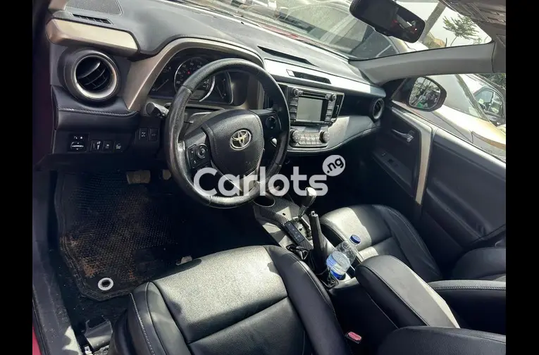 Nigerian Used 2014 TOYOTA RAV4 LIMITED for sale in Abuja, FCT - photo 3 of 5