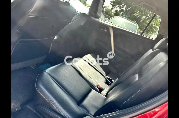 Nigerian Used 2014 TOYOTA RAV4 LIMITED for sale in Abuja, FCT - thumbnail 4