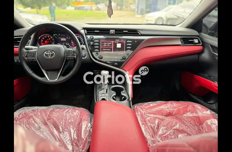 FOREIGN USED 2019 TOYOTA CAMRY XSE FULL OPTION for sale in Abuja, FCT - thumbnail 2