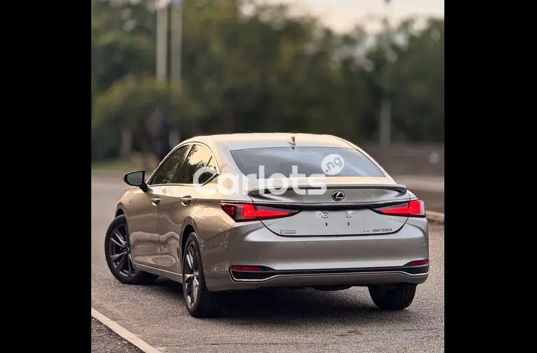 FOREIGN USED 2021 LEXUS ES250 F-SPORT for sale in Abuja, FCT - photo 5 of 5