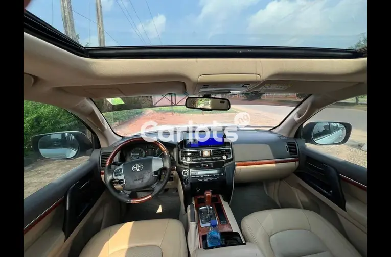 Nigerian Used 2015 TOYOTA LAND CRUISER V6 for sale in Abuja, FCT - photo 3 of 5