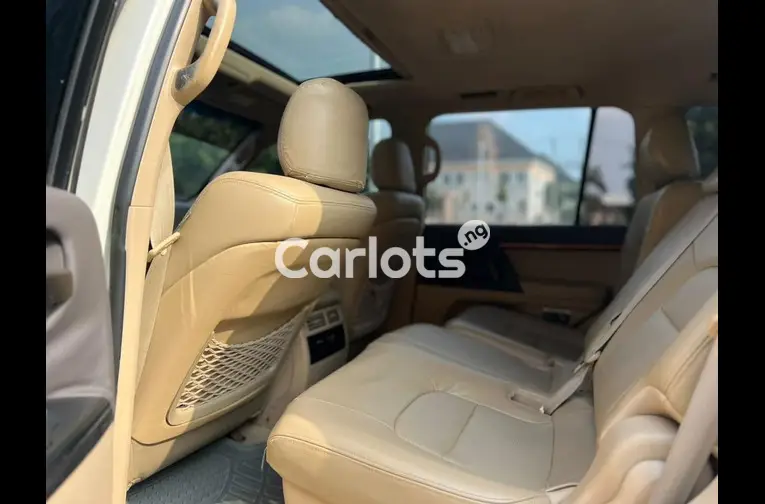 Nigerian Used 2015 TOYOTA LAND CRUISER V6 for sale in Abuja, FCT - photo 4 of 5