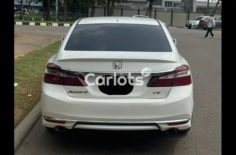 2016 UPGRADED HONDA ACCORD FULL OPTION for sale in Abuja, FCT - thumbnail 5