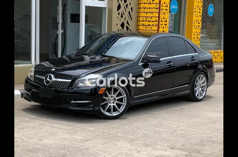 FOREIGN USED 2011 MERCEDES BENZ C300 for sale in Abuja
