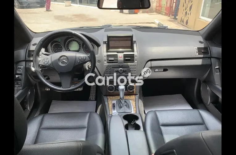 FOREIGN USED 2011 MERCEDES BENZ C300 for sale in Abuja, FCT - photo 3 of 5