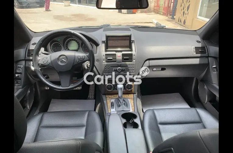 FOREIGN USED 2011 MERCEDES BENZ C300 - 3/5
