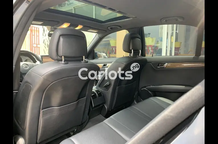FOREIGN USED 2011 MERCEDES BENZ C300 for sale in Abuja, FCT - thumbnail 4