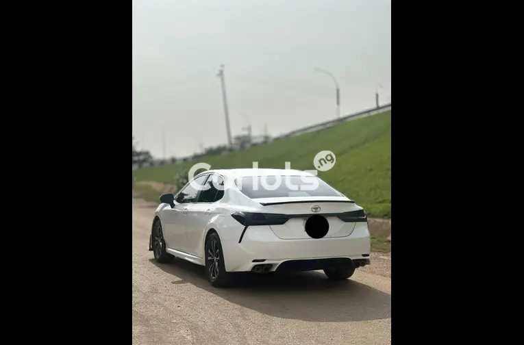 Nigerian Used 2018 TOYOTA CAMRY XSE for sale in Abuja, FCT - photo 5 of 5
