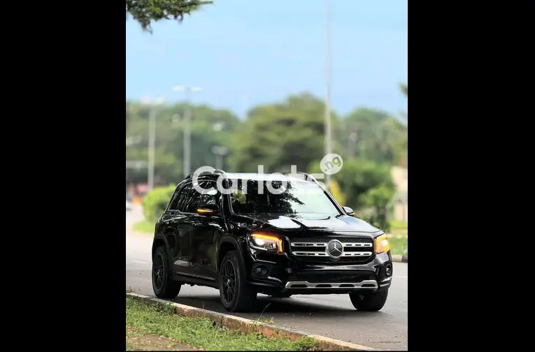 Foreign Used 2021 MERCEDES BENZ GLB250 for sale in Abuja, FCT - thumbnail 2