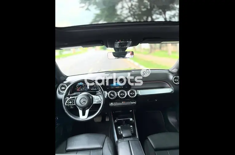 Foreign Used 2021 MERCEDES BENZ GLB250 for sale in Abuja, FCT - thumbnail 3