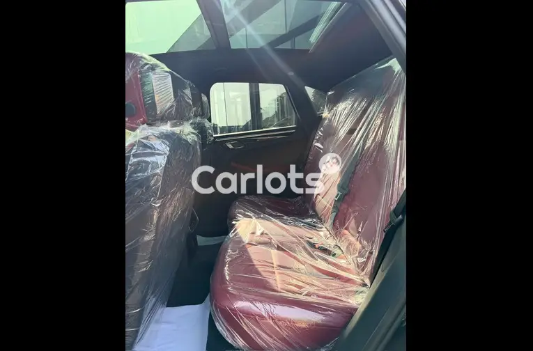 Foreign Used 2024 PORSCHE MACAN S for sale in Abuja, FCT - thumbnail 3