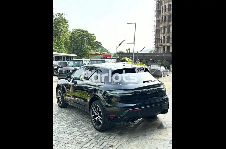 Foreign Used 2024 PORSCHE MACAN S for sale in Abuja, FCT - thumbnail 4
