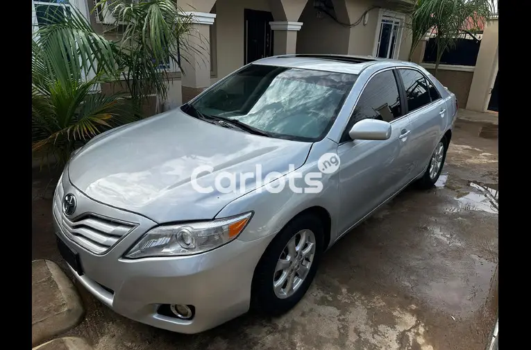TOKS STANDARD 2010 TOYOTA CAMRY XLE for sale in Abuja