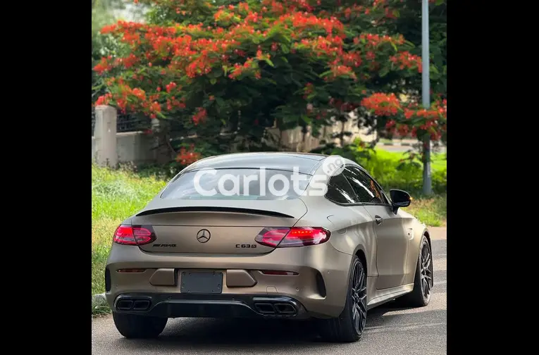 Foreign Used 2017 MERCEDES BENZ C63s AMG COUPE for sale in Abuja, FCT - thumbnail 5