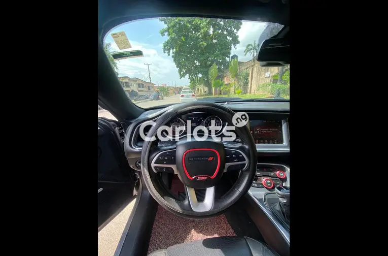 Nigerian Used Pre-Owned 2015 Dodge Charger SRT Hell Cat for sale in Ikeja, Lagos - photo 2 of 5