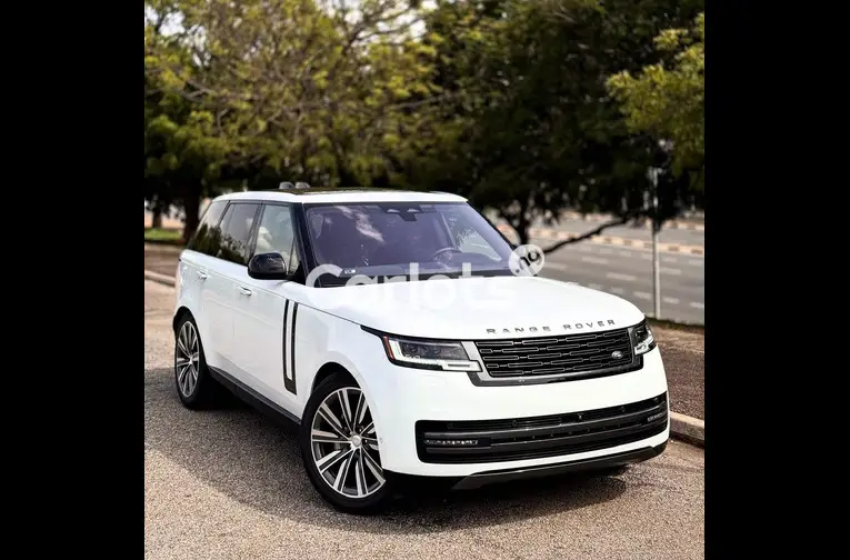 BRAND NEW 2023 RANGE ROVER VOGUE P400 SE for sale in Abuja