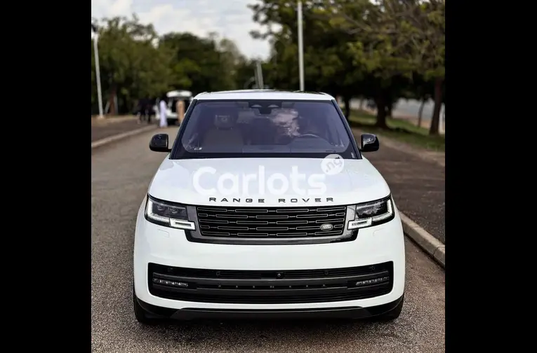 BRAND NEW 2023 RANGE ROVER VOGUE P400 SE for sale in Abuja, FCT - thumbnail 2
