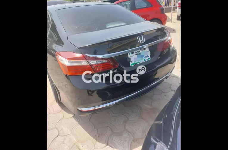 Distress sales 2014 Honda Accord with untampered engine and gear for sale in Abuja, FCT - photo 5 of 5