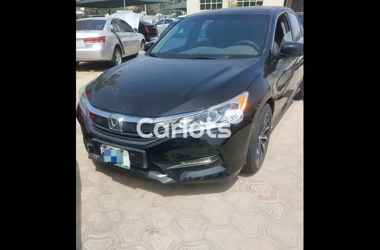 Distress sales 2014 Honda Accord with untampered engine and gear