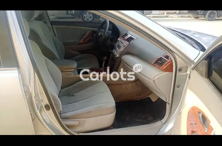 Nigerian Used Clean 2008 Toyota Camry for sale in Lagos - photo 2 of 5