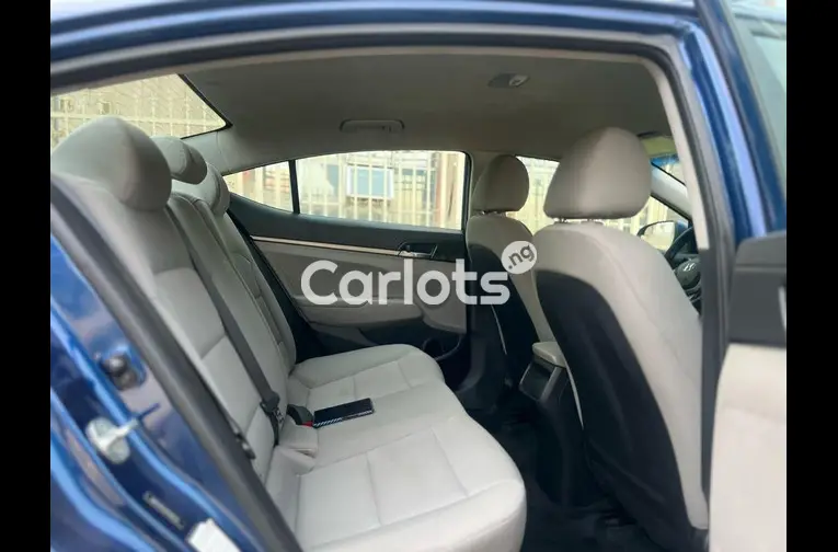 2017 HYUNDAI ELANTRA for sale in Abuja, FCT - thumbnail 3