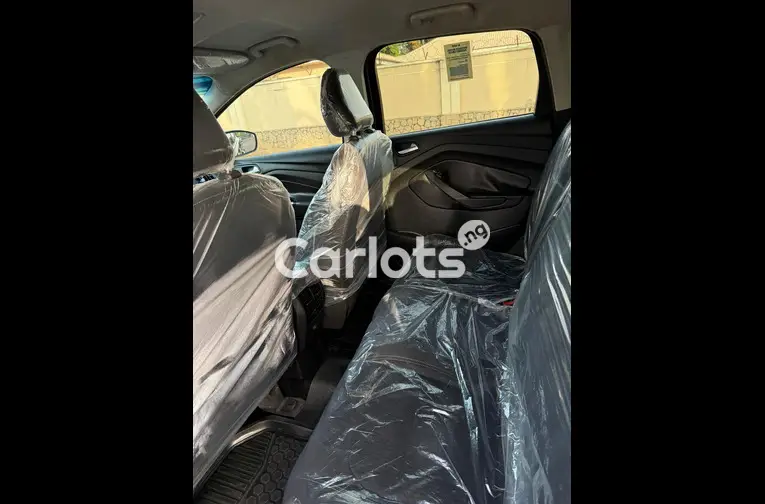 Nigerian Used 2018 FORD ESCAPE ECOBOOST for sale in Kaduna - photo 4 of 5