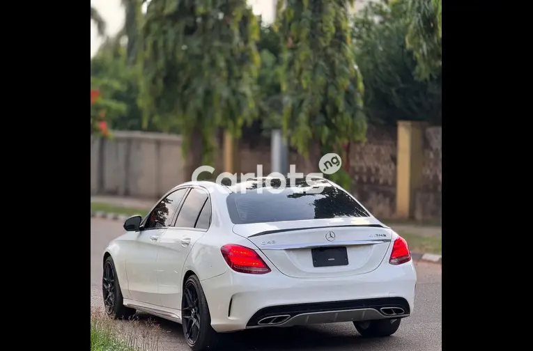 FOREIGN USED 2017 MERCEDES BENZ C43 AMG FULL OPTION for sale in Abuja, FCT - thumbnail 5