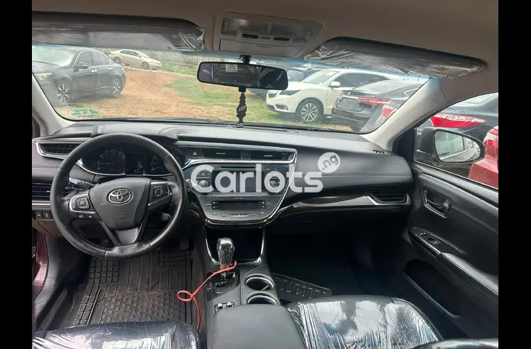 Distress Foreign used 2014 Toyota Avalon XLE for sale in Abuja, FCT - photo 2 of 5