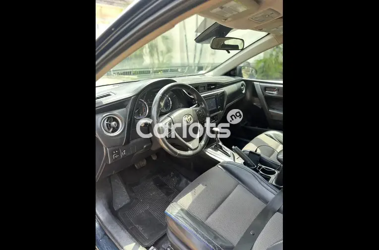 2018 TOYOTA COROLLA SE for sale in Kaduna, Kaduna - thumbnail 3