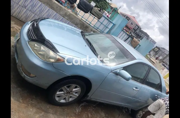 Nigerian Used Clean 2005 Toyota Camry LE for sale in Ajah, Lagos - thumbnail 1