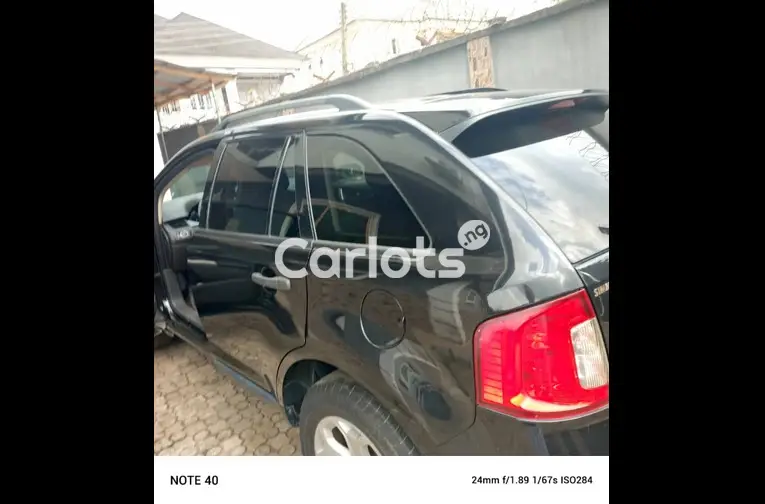 Nigerian Used Clean 2013 Ford Edge AWD V6 for sale in Ajah, Lagos - photo 4 of 5